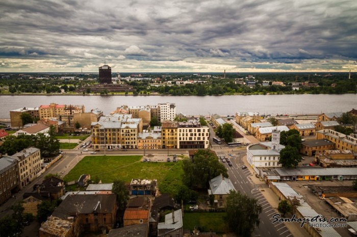 Latvijas Zinātņu akadēmijas skatu laukums