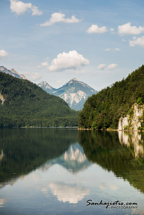 Vācijas Alpsee ezers pie Neuschwanstein pils