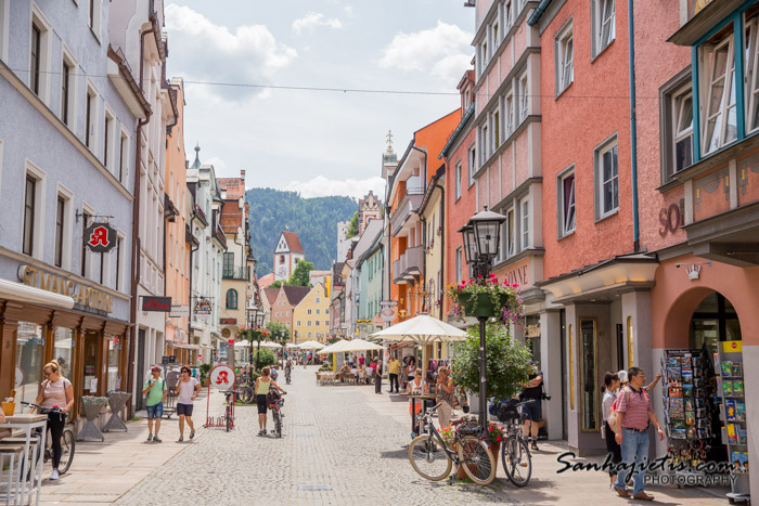 Vācijas Fussen pilsēta pie Neuschwanstein