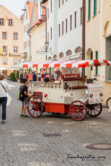 Vācijas Fussen pilsēta pie Neuschwanstein