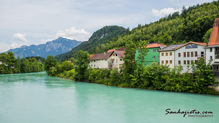 Vācijas Fussen pilsēta pie Neuschwanstein