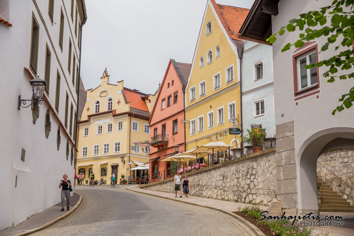 Vācijas Fussen pilsēta pie Neuschwanstein