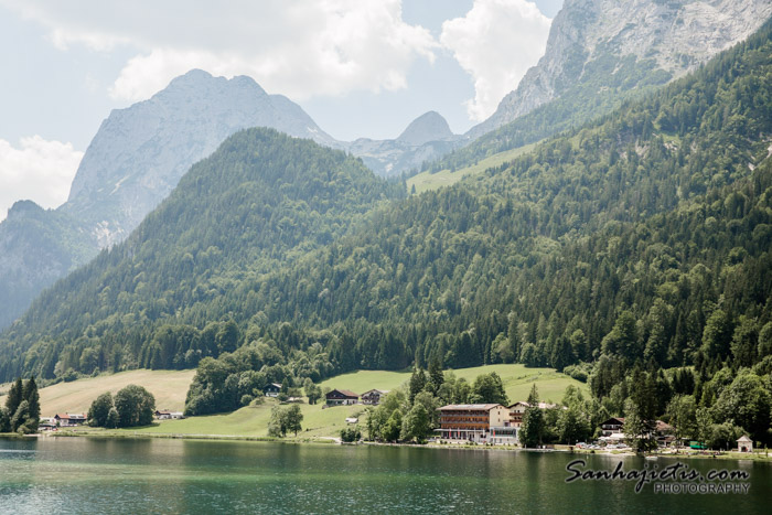 Vācijas smaragdzaļo un dzidrais Hintersee ezers