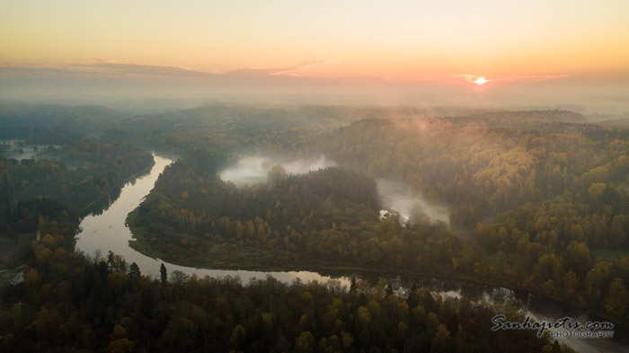 Siguldas zelta rudens saullēktā