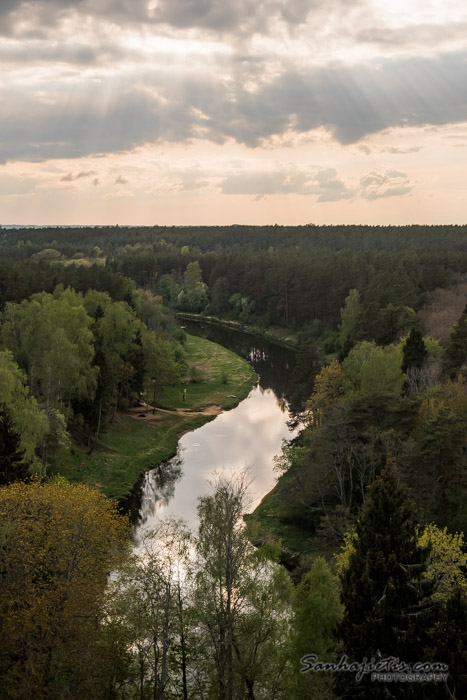 Anīkšči - taka virs koku galotnēm