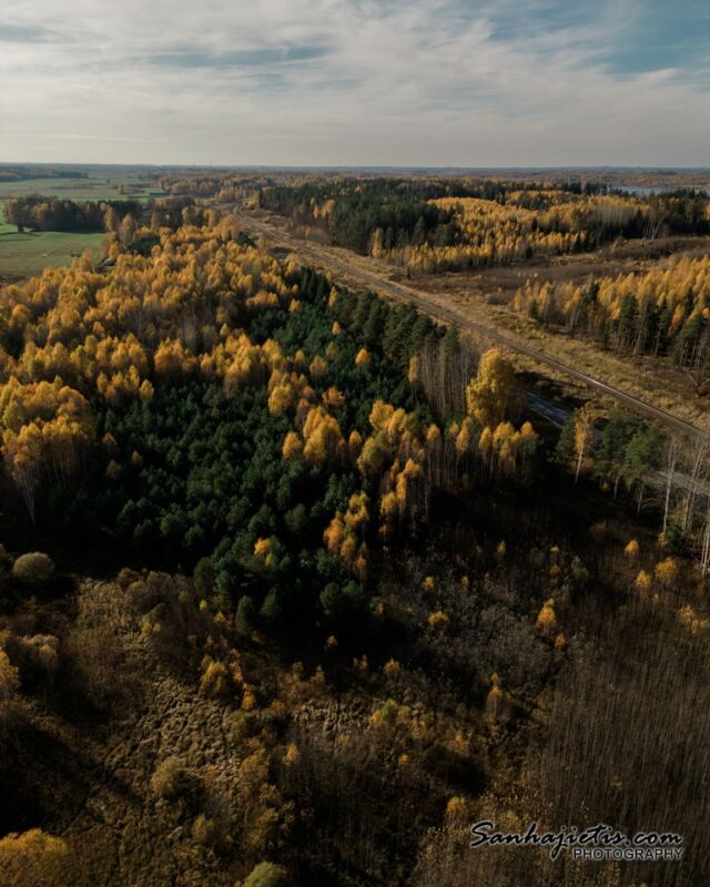 Šodien sniegs, bet cik nesen bija arī šādi

#rudens #rudenslatvija #rudenslatgale #rudenskrāsas #dji