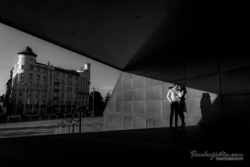 Pirmskāzu fotosesija pie Latvijas Nacionālās bibliotēkas